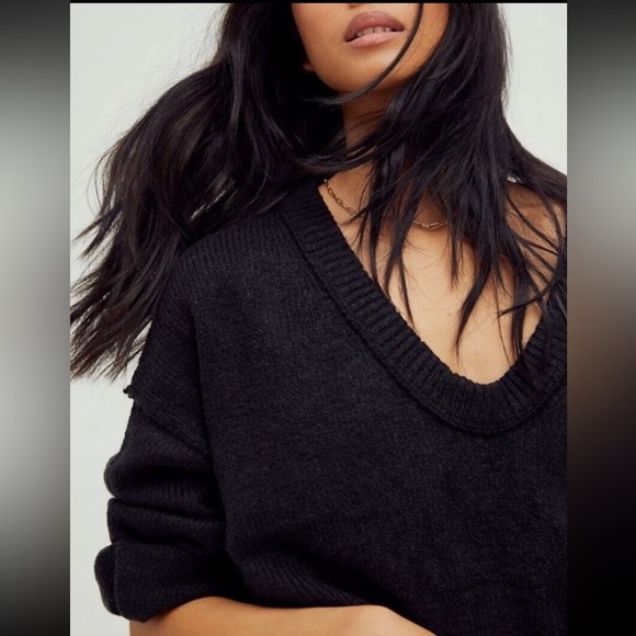 Free People Women's Black Long Sleeve Brookside Tunic OVERSIZE Sweater XS - Picture 3 of 6